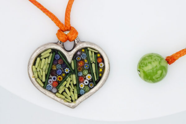 Macauba_Barbara_Giavelli_Gioiello_in_metallo_GCU13_particolare Cuore GCU13
